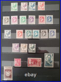 Collection 560 timbres France neuf MNH de 1924 à 1974 cote YT 1 300 Collection 560 timbres France neuf MNH de 1924 à 1974 cote YT 1 300