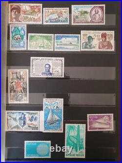 Collection 560 timbres France neuf MNH de 1924 à 1974 cote YT 1 300 Collection 560 timbres France neuf MNH de 1924 à 1974 cote YT 1 300