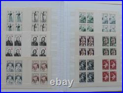 Collection de 60 carnets Croix-Rouge différents de 1960 à environ 2020
