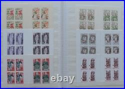 Collection de 60 carnets Croix-Rouge différents de 1960 à environ 2020