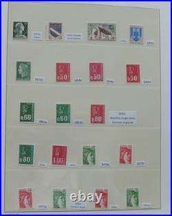 Collection de timbres de France neufs de 1960 à 1974 en album Leuchtturm