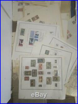 Lot de timbres. 7kg Vracs timbres lavés plus album et feuilles de collection