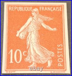 N°135 Semeuse 10c. Rouge Dentelure non-figurée s. Bristol TB Signé Roumet R+