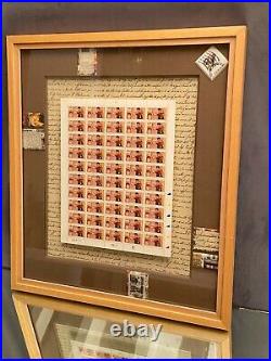 Planche encadrée de 50 timbres à 2,80 Hommage à L. Mourguet créateur de Guignol